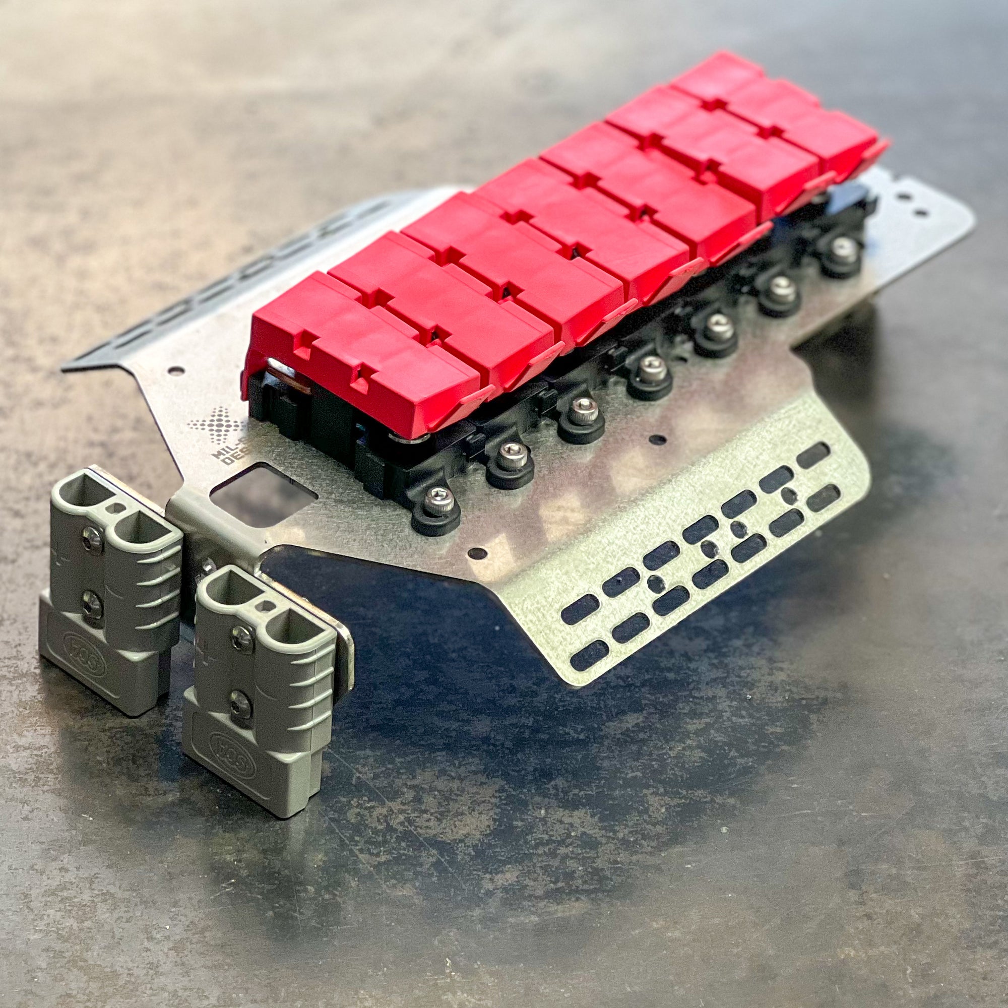 N80 Hilux (2015-Current ) Battery Fuse Bracket Kit with MIDI fuse holders and Anderson plugs.